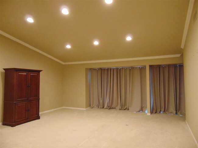 Building Photo - 100 Bay Point Dr