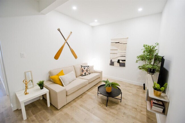 Photo du bâtiment - 2390 Rue Frontenac