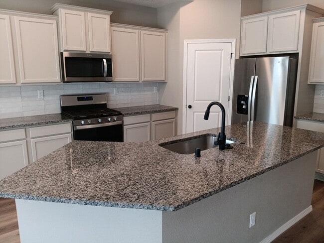 Foto del edificio - 3 Bedroom, 2.5 Bathroom Home! Schedule a Showing Today!