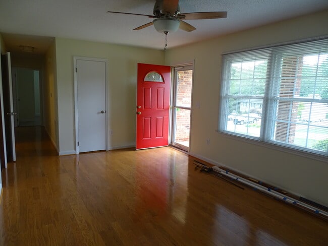 Building Photo - 5694 Claridge Dr