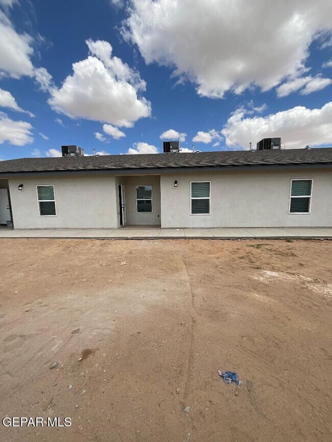 Building Photo - 8948 Ankerson St
