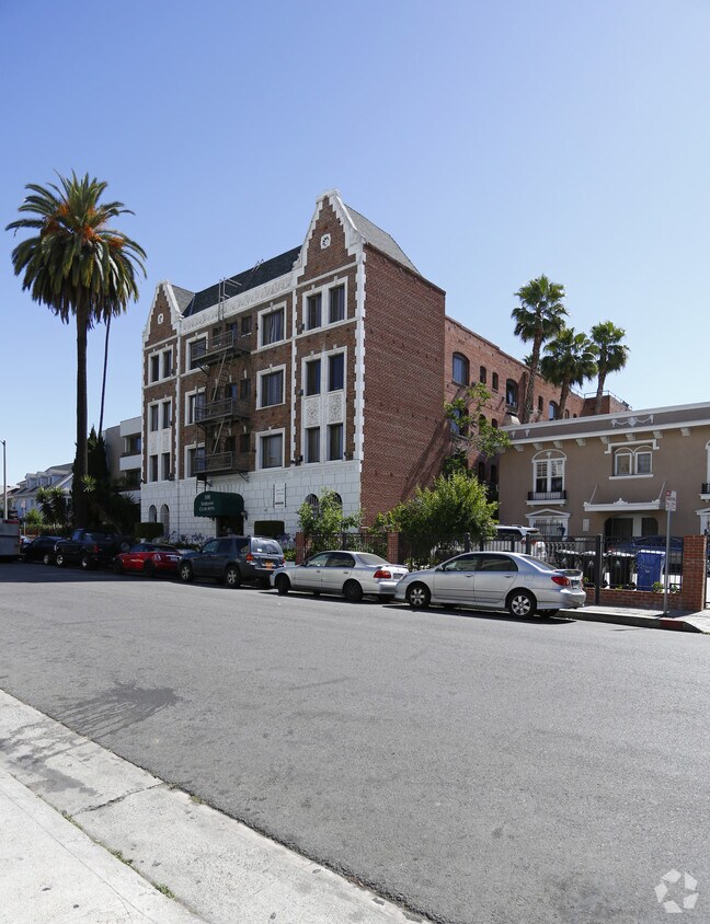 Building Photo - Serrano Club Apartments