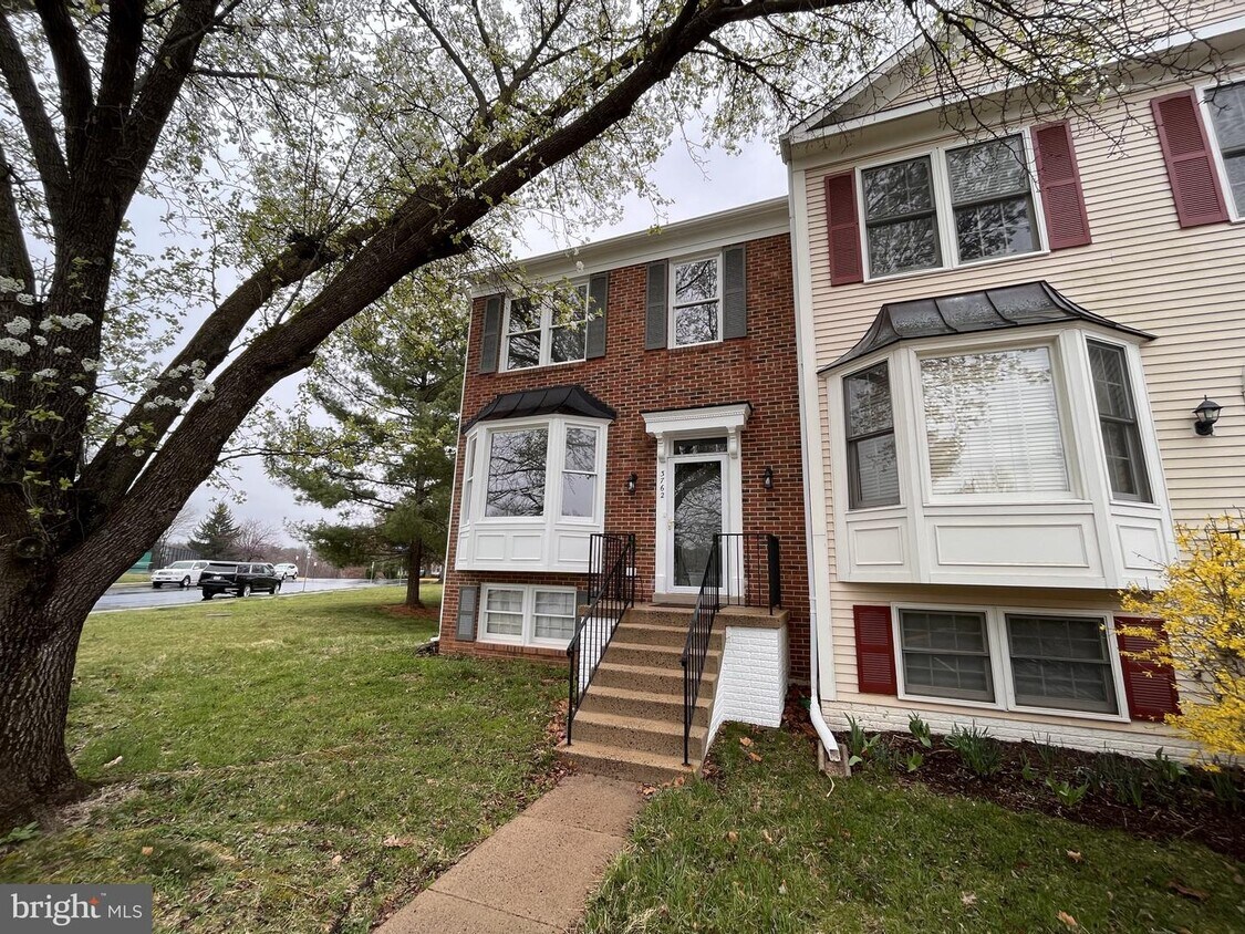 3762 Farmland Dr, Fairfax, VA 22033 Townhome Rentals in Fairfax VA