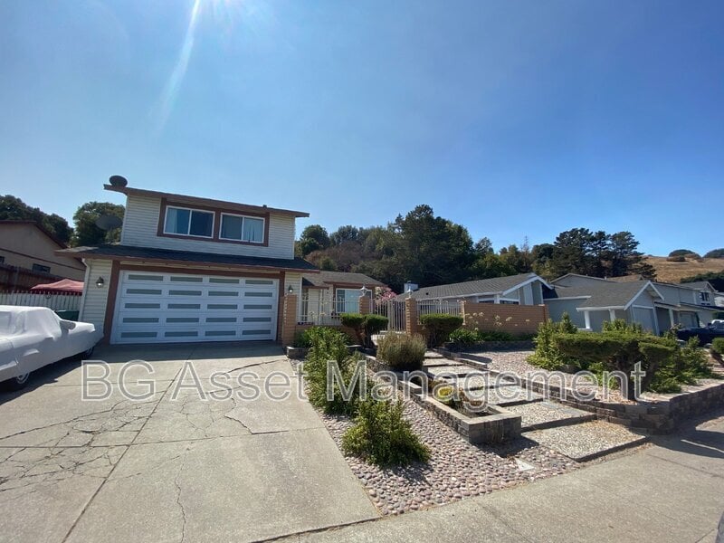 Primary Photo - 322 Falcon Way