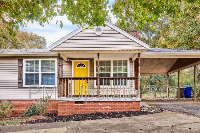 Foto del edificio - 28 Pine Grove Ln