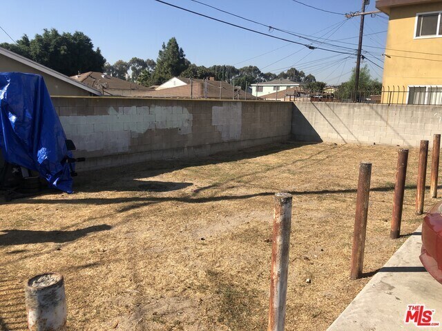 Building Photo - 254 E Lanzit Ave