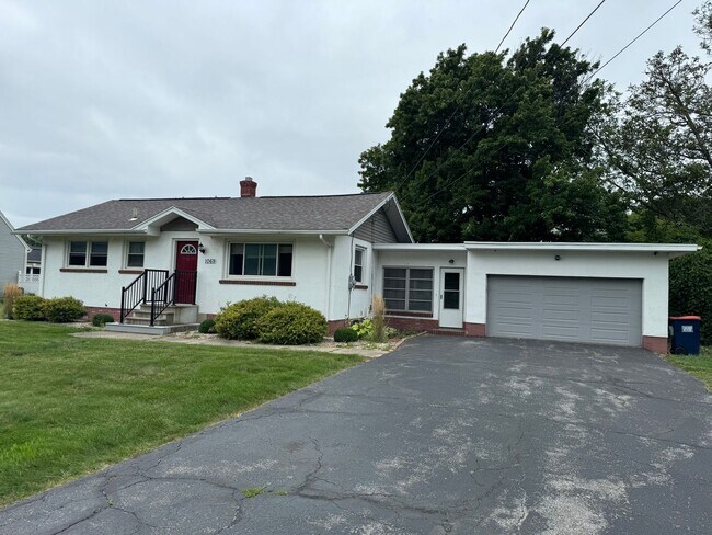 Building Photo - Single Family Home - Available - Will not ...