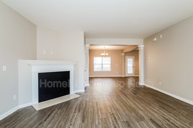 Foto del edificio - 6830 Centerline Dr