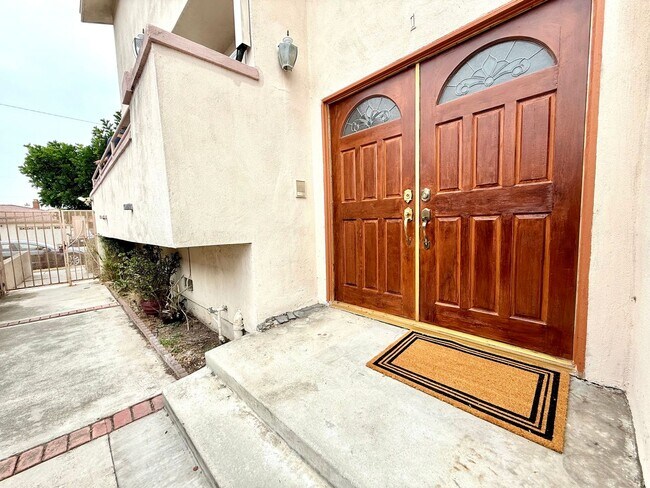 Foto del edificio - Cozy Renovated Townhome in Gardena!