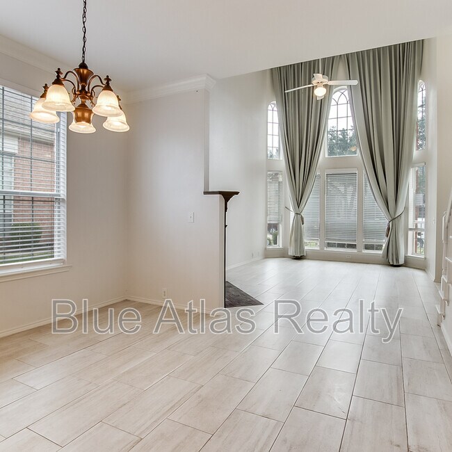 Foto del edificio - 3937 Creek Crossing Dr