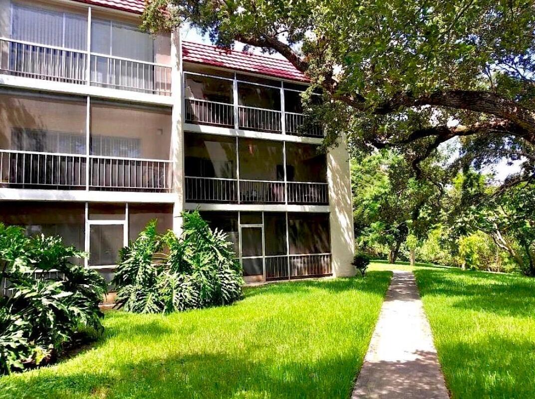 Primary Photo - 608 NW 13th St
