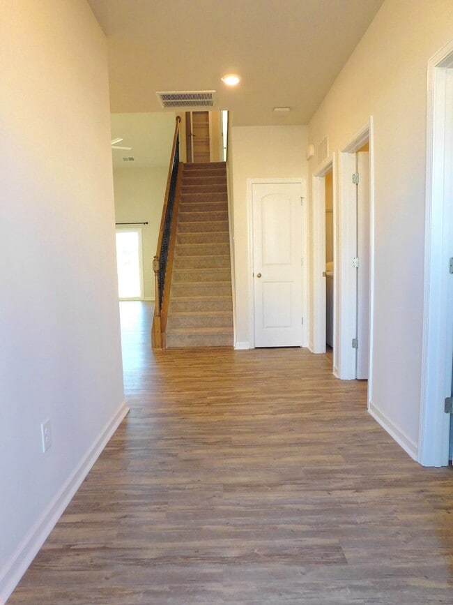 Building Photo - Luxury Townhome In Rea Farms Near Waverly!...