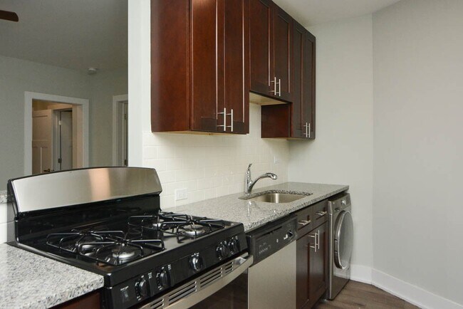 Foto del edificio - 798 Judson Ave