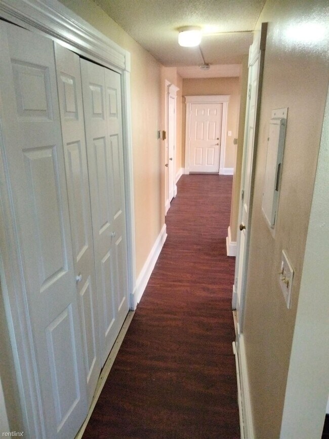 Building Photo - Studio, 1 bath Townhome - 56 Congress St 5...