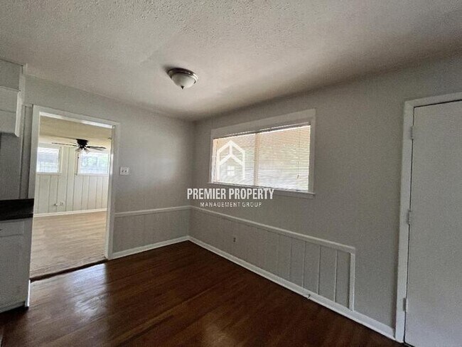 Foto del edificio - 1550 Colonial Rd