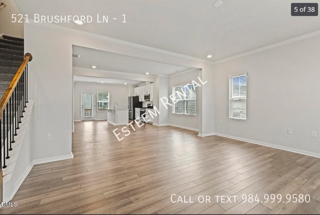 Building Photo - 521 Brushford Ln