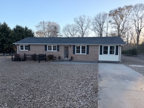 Building Photo - 217 Ridgecrest Dr