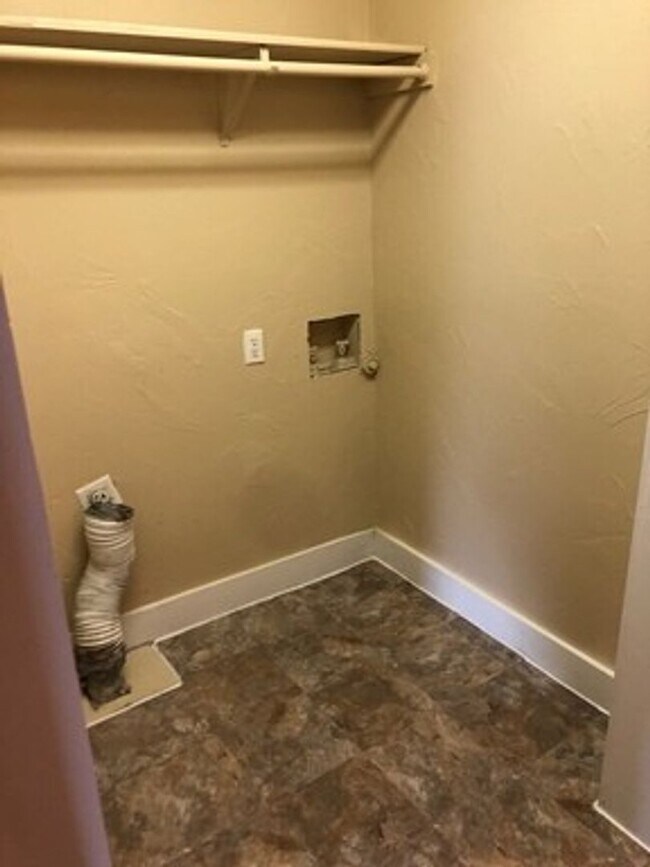 Foto del edificio - 3431 N Littlejohn Ave