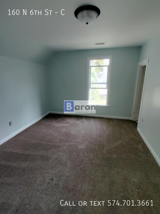 Foto del edificio - 160 N 6th St