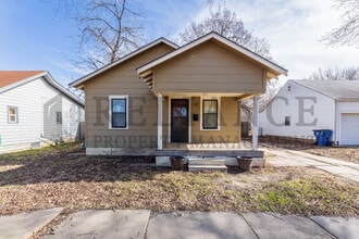 Building Photo - 122 Gordon S