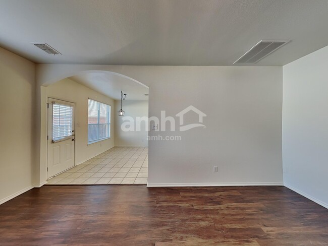 Building Photo - 11829 Cottontail Dr