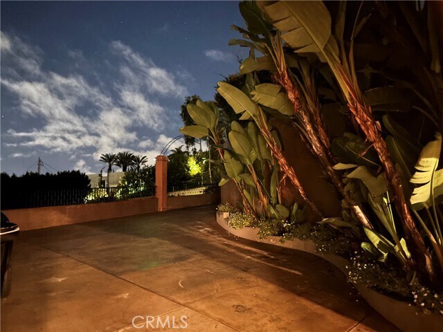 Foto del edificio - 1316 Beverly Grove Pl