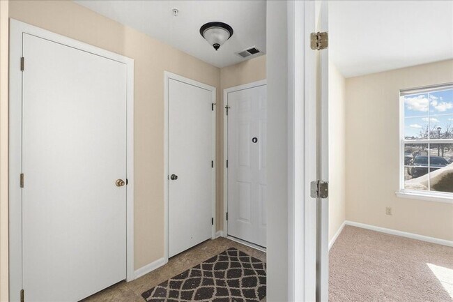 Foto del edificio - 29 Foxglove Dr