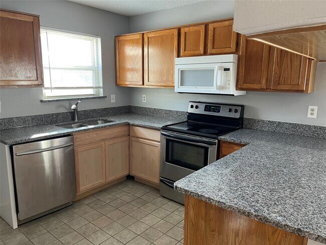 Foto del edificio - 11710 Hickory Garden Dr