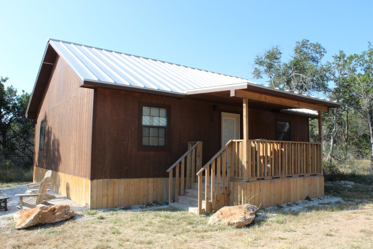 1374 Forest View Dr Unit Cabin 4, Blanco, TX 78606 Room for Rent in