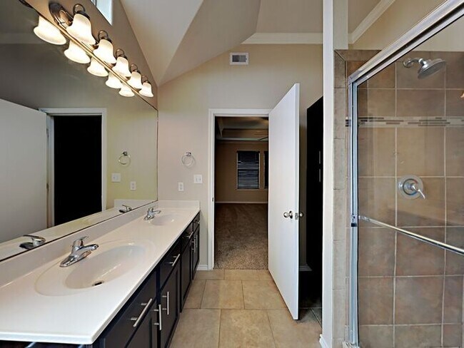 Foto del edificio - *No App Fee* $1,000 off first month. Pre-l...