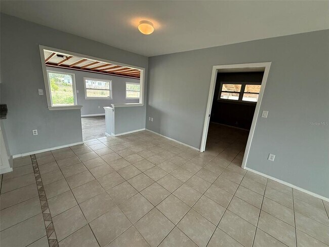Building Photo - 3236 Montclair Cir
