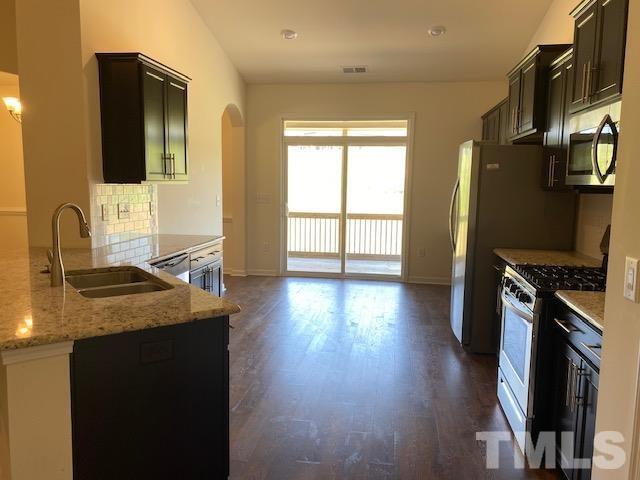 Building Photo - 2308 Longmont Dr