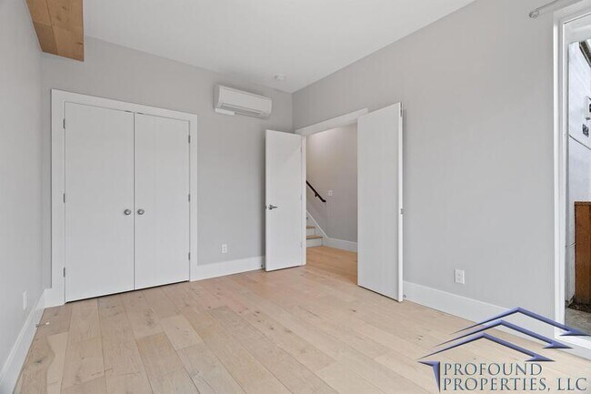 Foto del edificio - 6064 NE 42nd Ave