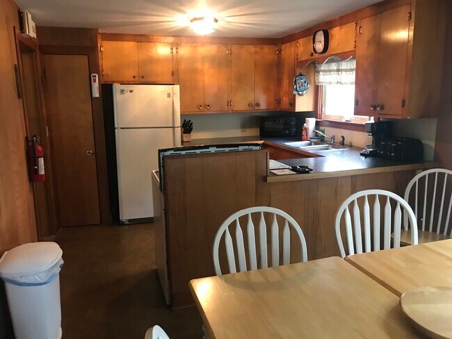 Kitchen - 18 Seaside Ave
