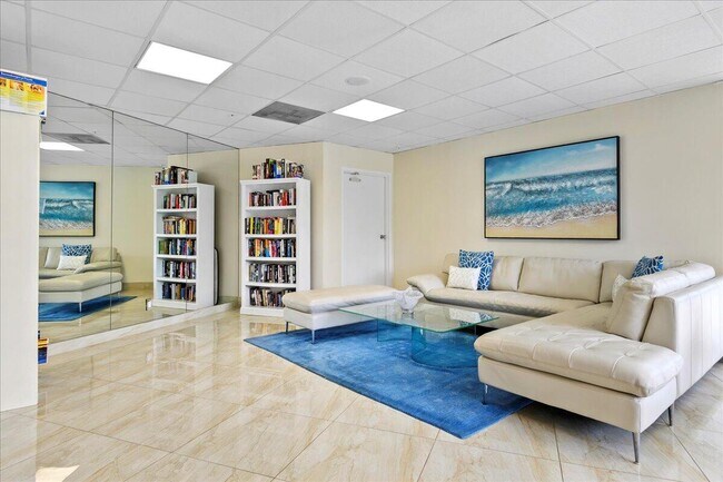 Foto del edificio - 5420 N Ocean Dr
