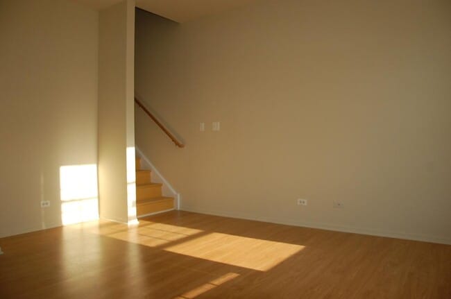 Building Photo - 143 Springbrook Trl S