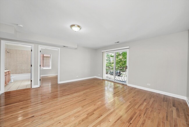 Building Photo - 3423 Ridgeland Ave