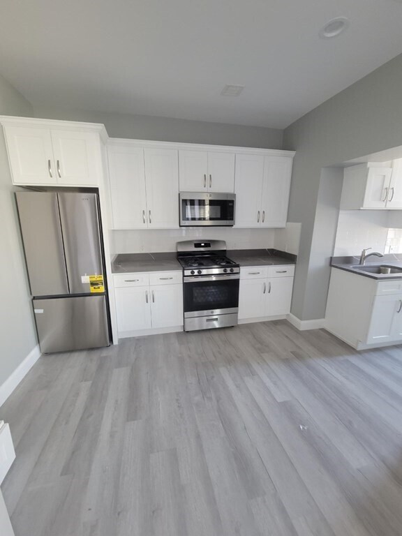 82 Broad St Unit 3, Weymouth, MA 02188 Room for Rent in Weymouth, MA