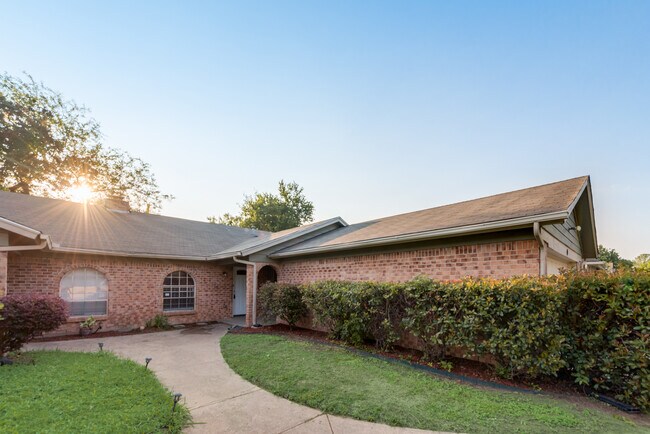 Foto del edificio - 532 Billie Ruth Ln