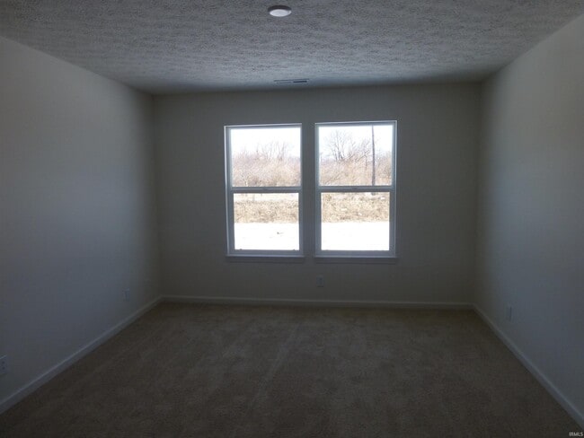 Building Photo - 3162 Fleming Dr