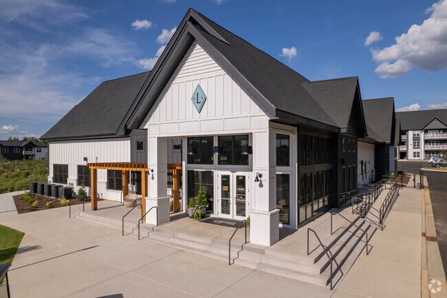 Building Photo - Laurel at Dry Creek