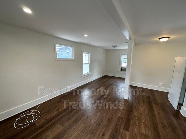 Foto del edificio - 2737 3rd Ave N
