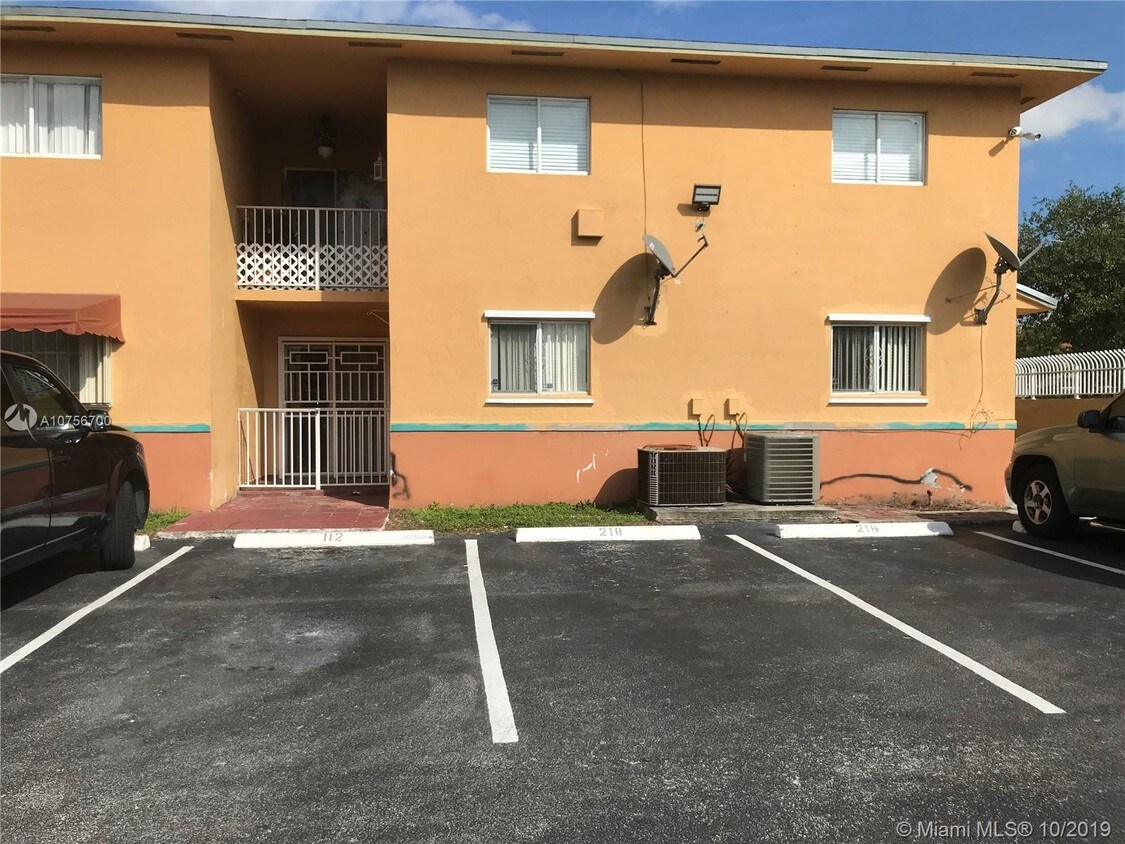 2985 W 80th St Unit 112, Hialeah Gardens, FL 33018 Apartment for Rent