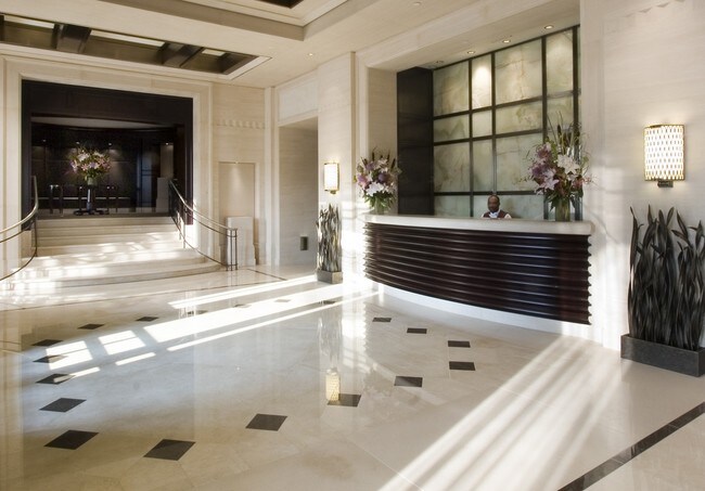 Foto del edificio - 240 Riverside Blvd