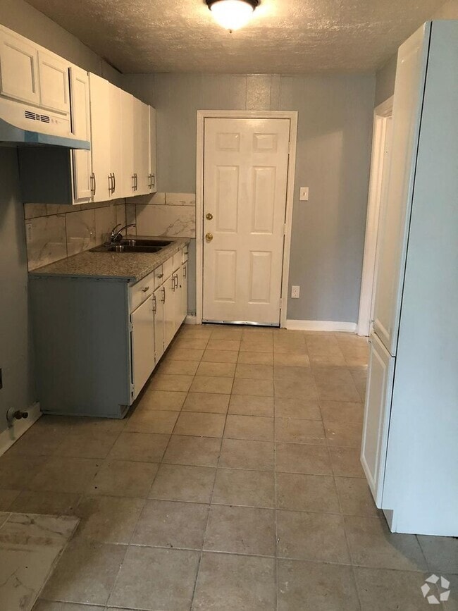 Building Photo - 4906 Larkspur St