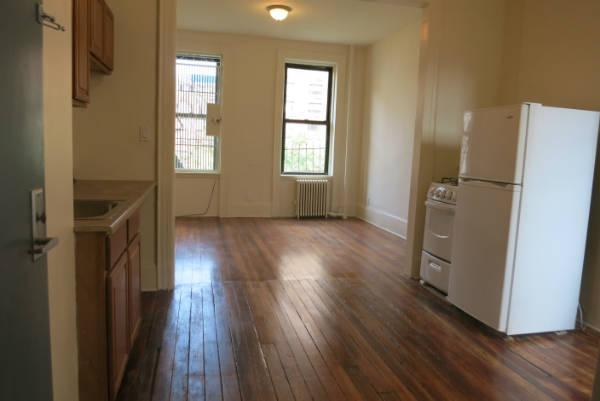 Primary Photo - 348 E 62nd St