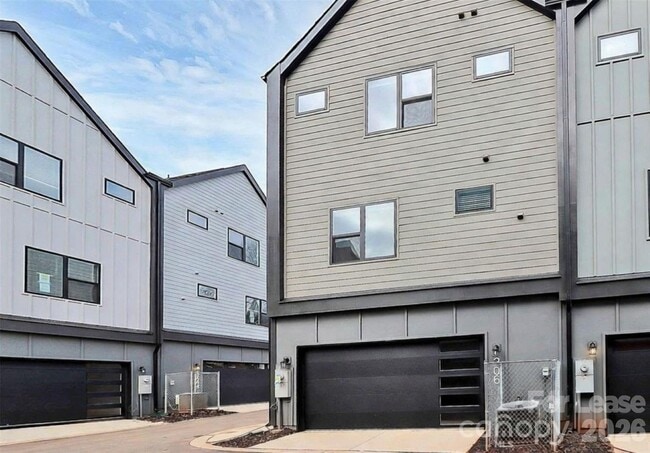 Building Photo - 206 Nelson Ave