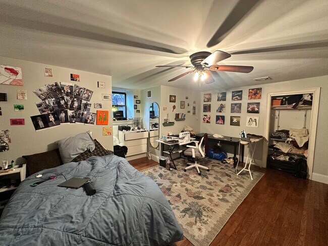 Foto del edificio - 135 Hillside St