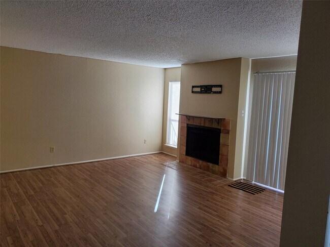 Foto del edificio - 6701 Sands Point Dr