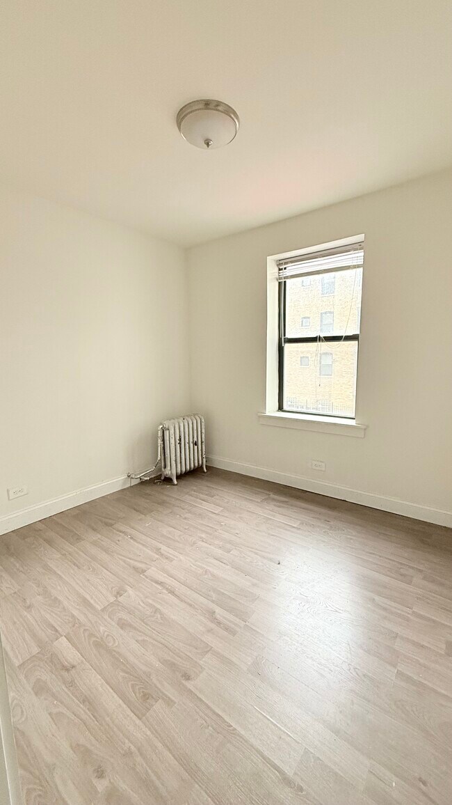 Foto del edificio - 3927 N Clarendon Ave